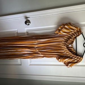 Jumpsuit size Large, mustard yellow